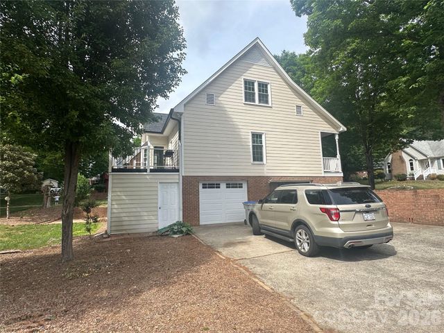 4116 Moss Brook Drive, Winston Salem, NC 27127