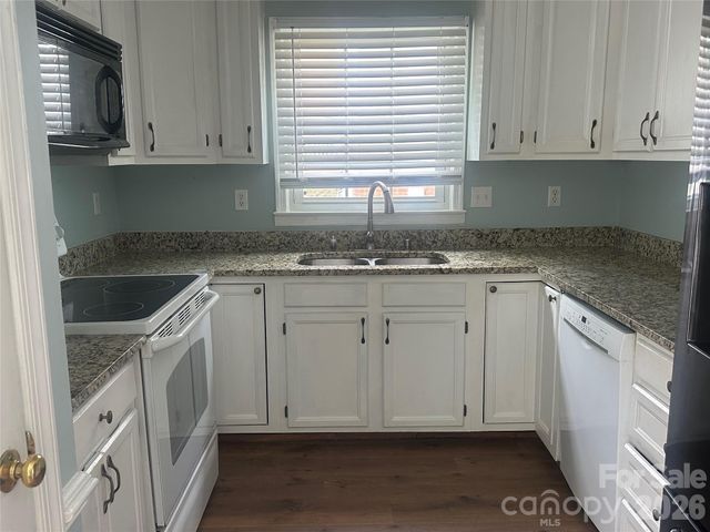 4116 Moss Brook Drive, Winston Salem, NC 27127