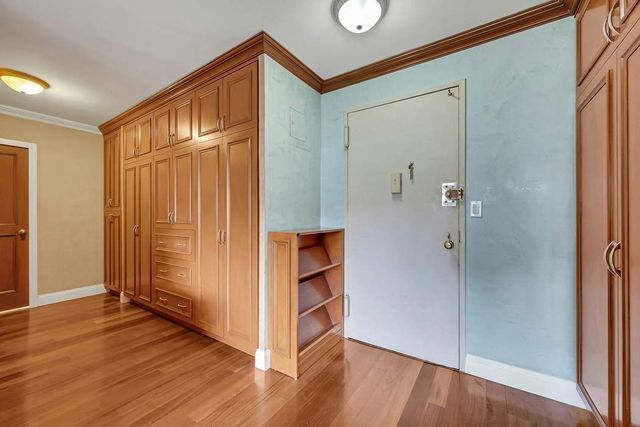 555 Kappock St Apt 9J, New York City, NY 10463