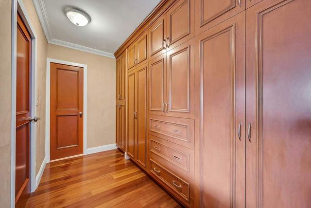 555 Kappock St Apt 9J, New York City, NY 10463