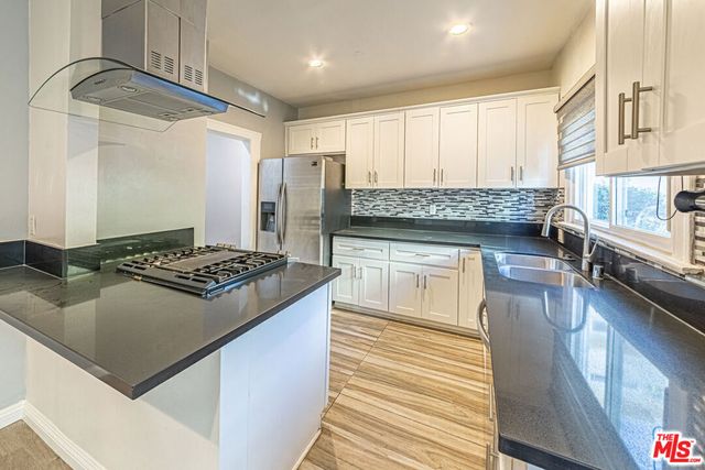 801 N Alexandria Avenue, Los Angeles, CA 90029