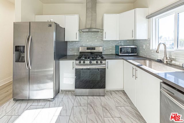 801 N Alexandria Avenue, Los Angeles, CA 90029