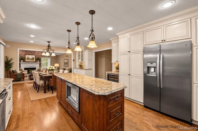 6387 Tanglewood Drive, Troy, MI 48098