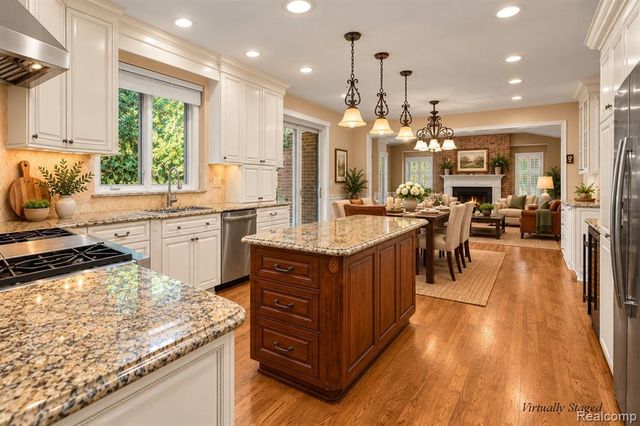 6387 Tanglewood Drive, Troy, MI 48098
