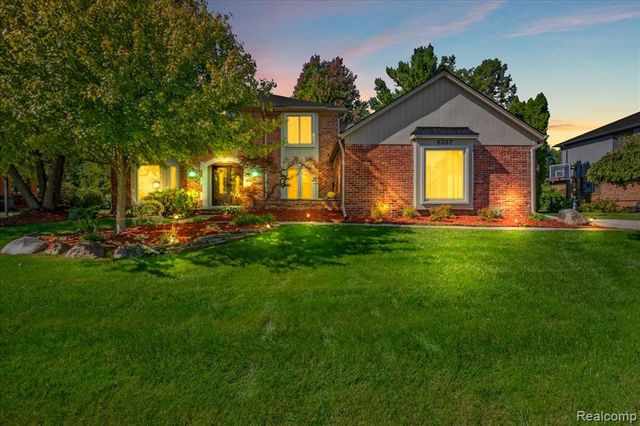 6387 Tanglewood Drive, Troy, MI 48098