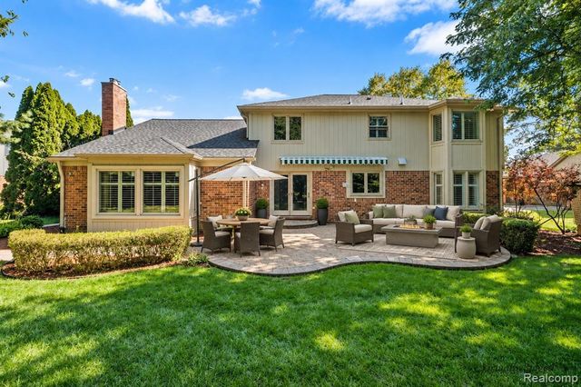 6387 Tanglewood Drive, Troy, MI 48098