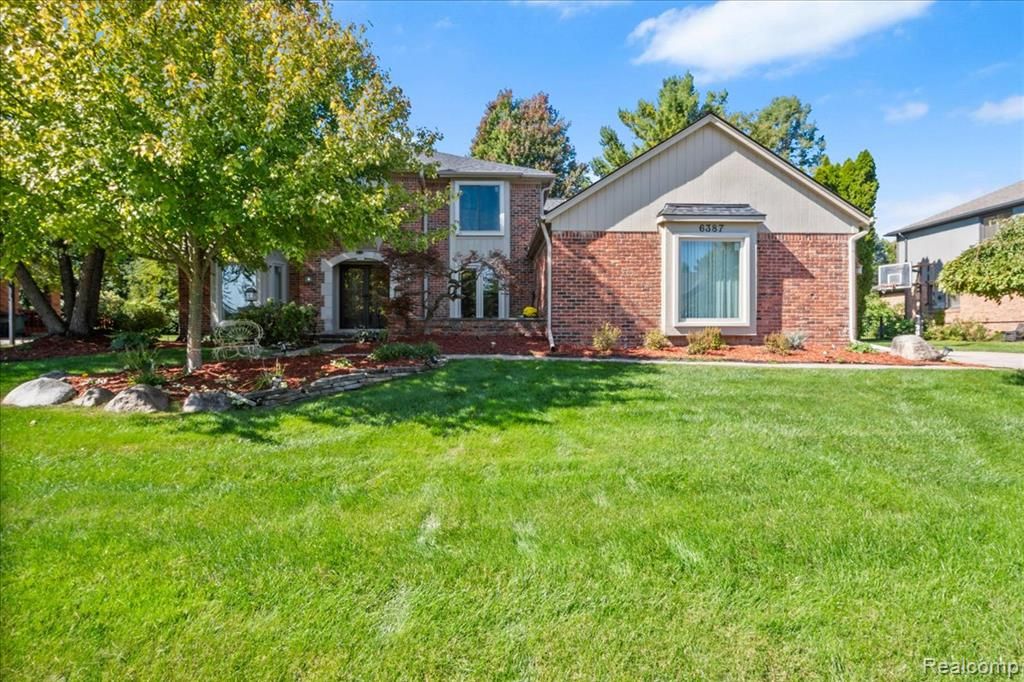 6387 Tanglewood Drive, Troy, MI 48098