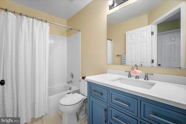 22019 BOX CAR SQ, Sterling, VA 20166
