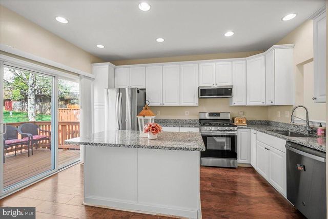 22019 BOX CAR SQ, Sterling, VA 20166