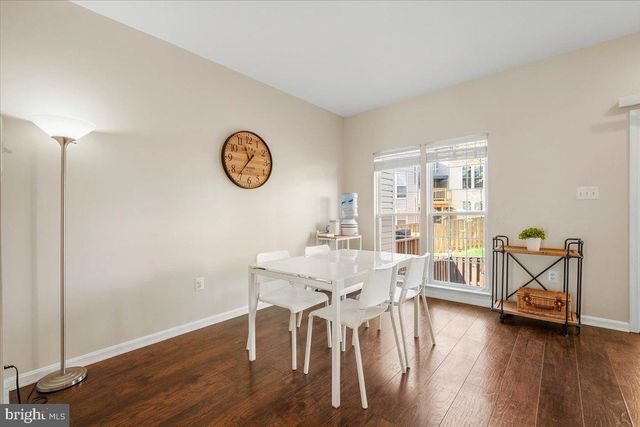 22019 BOX CAR SQ, Sterling, VA 20166