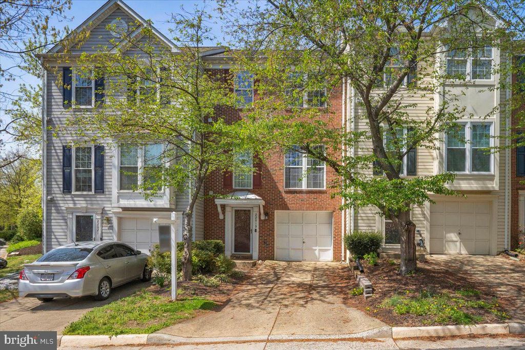 22019 BOX CAR SQ, Sterling, VA 20166