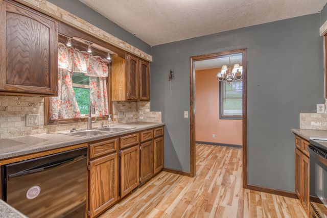 713 Taneycomo Road, Branson, MO 65616