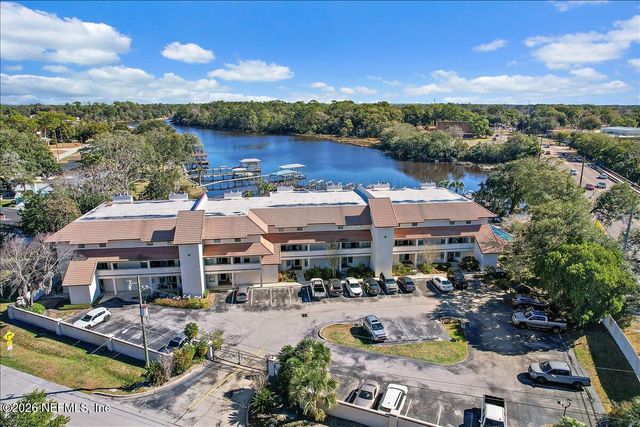 1307 RIVER HILLS Circle 9, Jacksonville, FL 32211