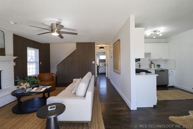 116 W 11th Street, Claremore, OK 74017