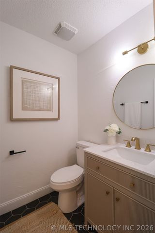 116 W 11th Street, Claremore, OK 74017