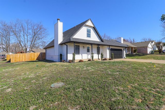 116 W 11th Street, Claremore, OK 74017