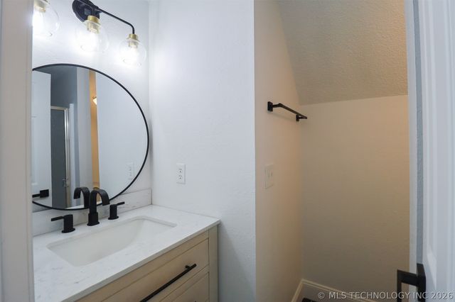 116 W 11th Street, Claremore, OK 74017