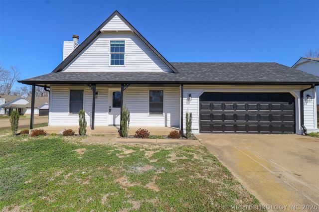 116 W 11th Street, Claremore, OK 74017