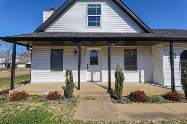 116 W 11th Street, Claremore, OK 74017