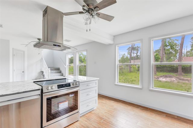 18586 Summer Hills Boulevard, Porter, TX 77365