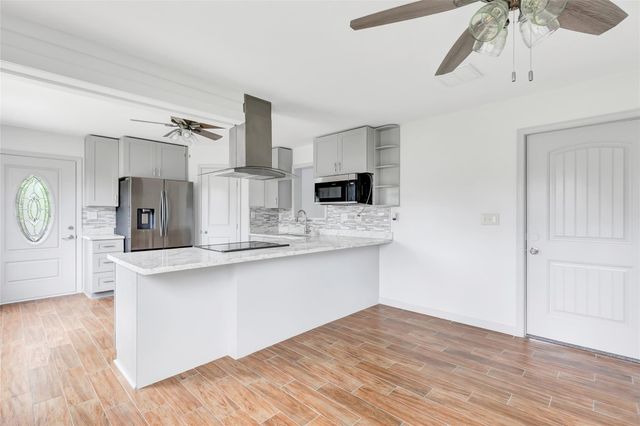 18586 Summer Hills Boulevard, Porter, TX 77365