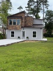 18586 Summer Hills Boulevard, Porter, TX 77365