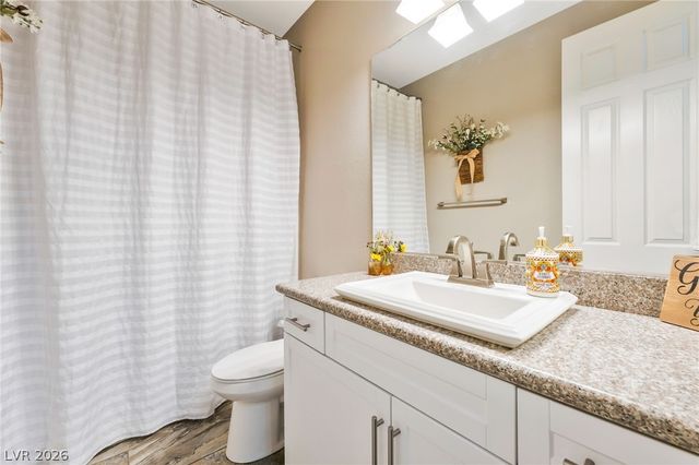 6465 Twin Harbors Court, Las Vegas, NV 89141