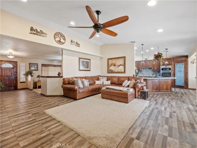 13991 Jicarilla Road, Apple Valley, CA 92307