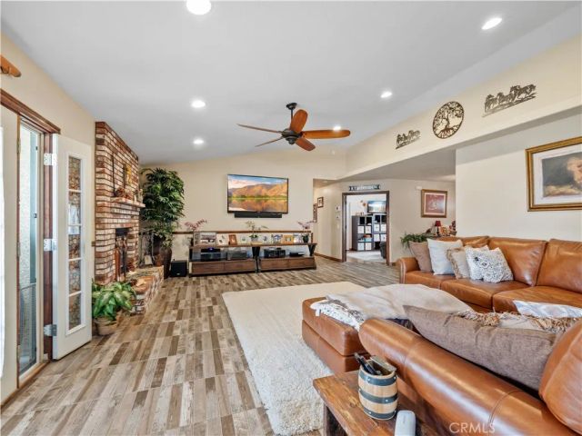 13991 Jicarilla Road, Apple Valley, CA 92307