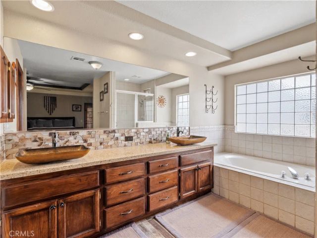 13991 Jicarilla Road, Apple Valley, CA 92307