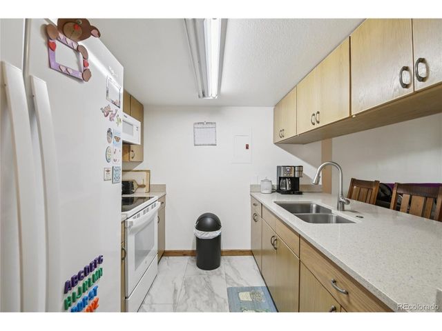 6388 Oak Ct 205, Arvada, CO 80004