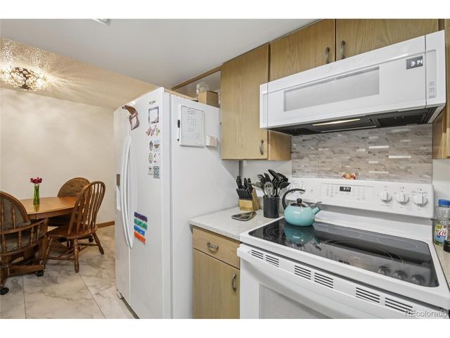 6388 Oak Ct 205, Arvada, CO 80004