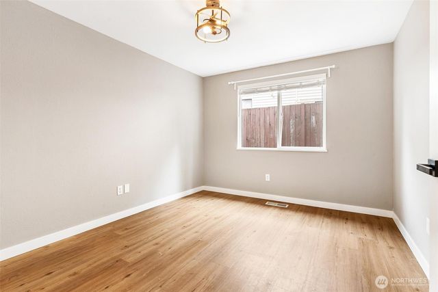 3339 SW 323rd Street, Federal Way, WA 98023