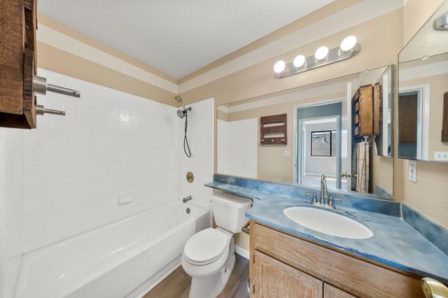 1071 Winters Dr, Manteca, CA 95337