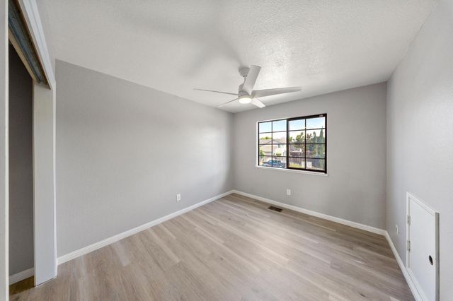 1071 Winters Dr, Manteca, CA 95337