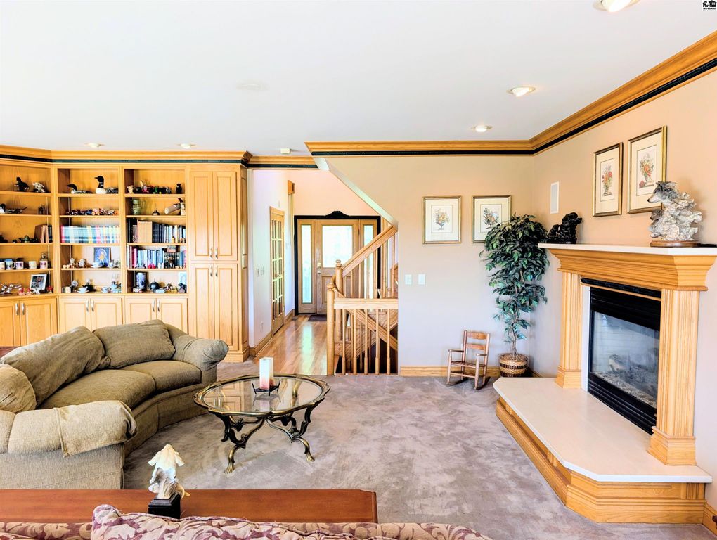 1421 Pioneer Rd