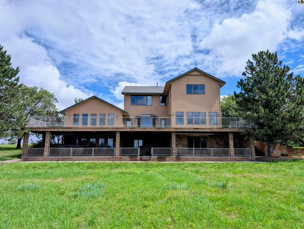 1421 Pioneer Rd