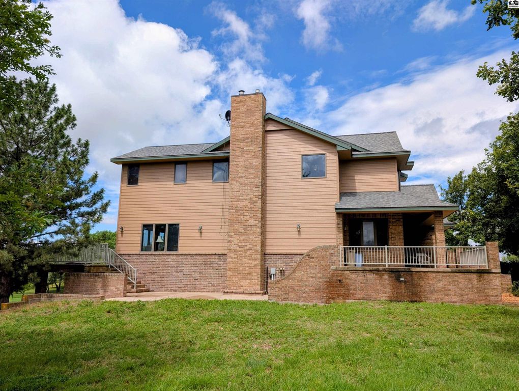 1421 Pioneer Rd