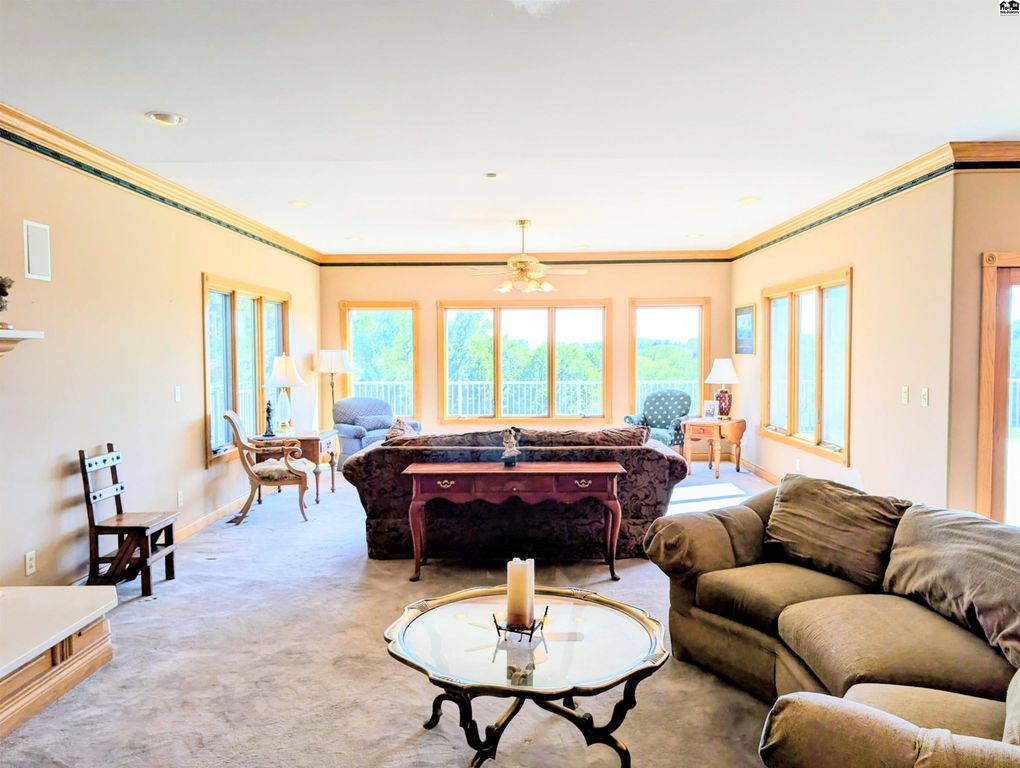 1421 Pioneer Rd