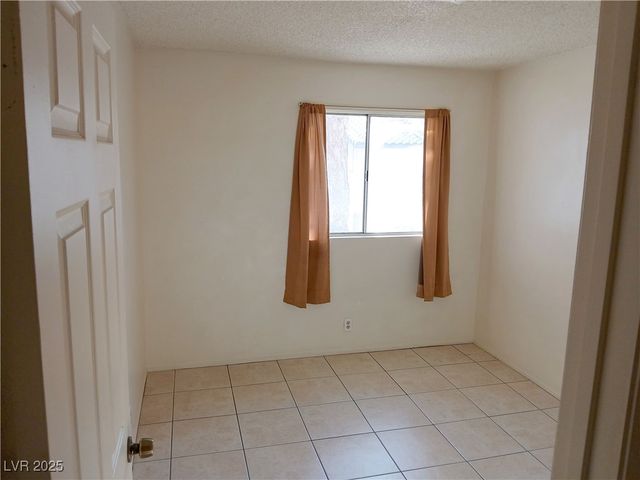 2471 Old Forge Lane 105, Las Vegas, NV 89121