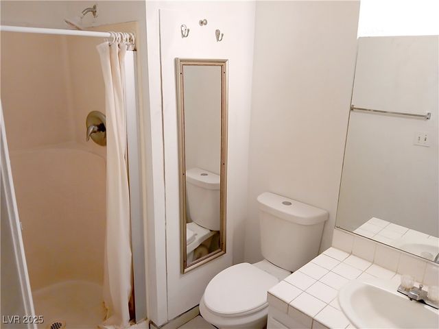 2471 Old Forge Lane 105, Las Vegas, NV 89121