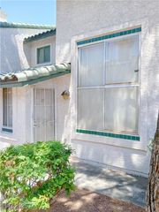 2471 Old Forge Lane 105, Las Vegas, NV 89121