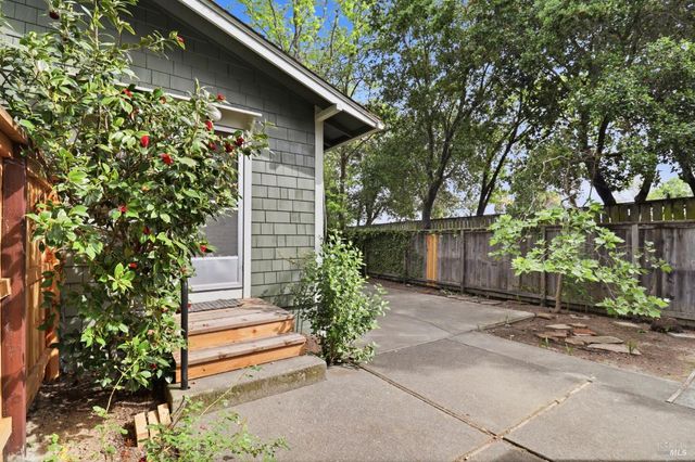 88 Martin Dr, Novato, CA 94949