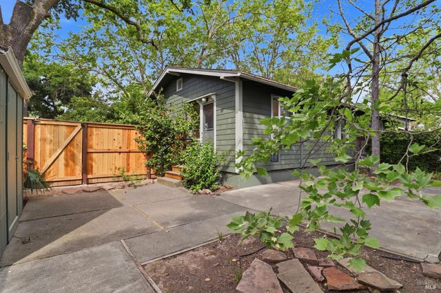 88 Martin Dr, Novato, CA 94949