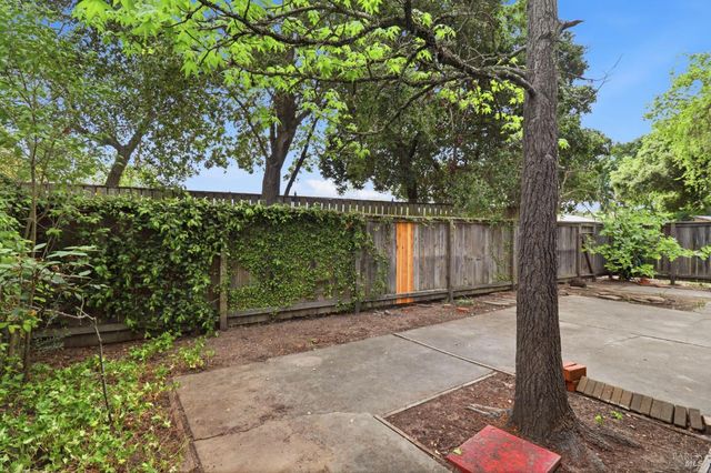 88 Martin Dr, Novato, CA 94949