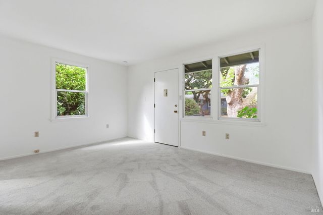 88 Martin Dr, Novato, CA 94949