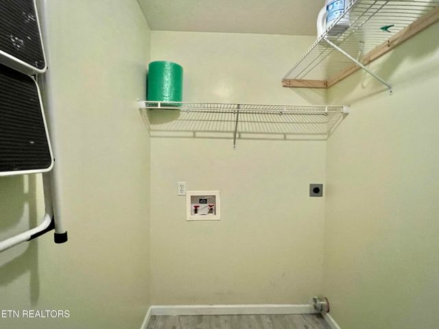 845 Quiet Oaks Way, Dandridge, TN 37725