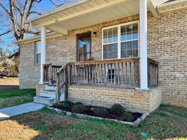 845 Quiet Oaks Way, Dandridge, TN 37725