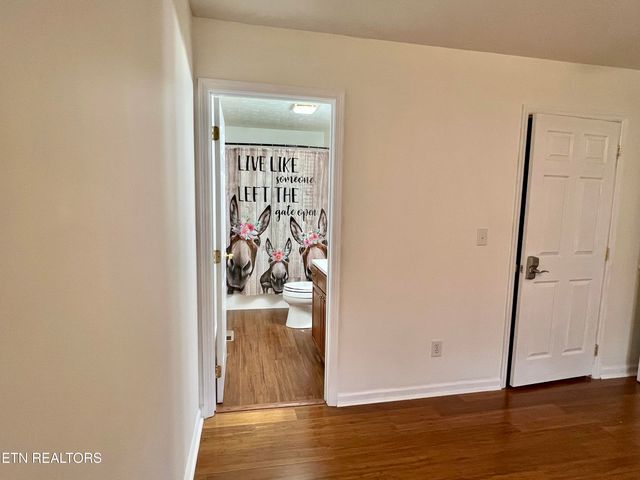 845 Quiet Oaks Way, Dandridge, TN 37725