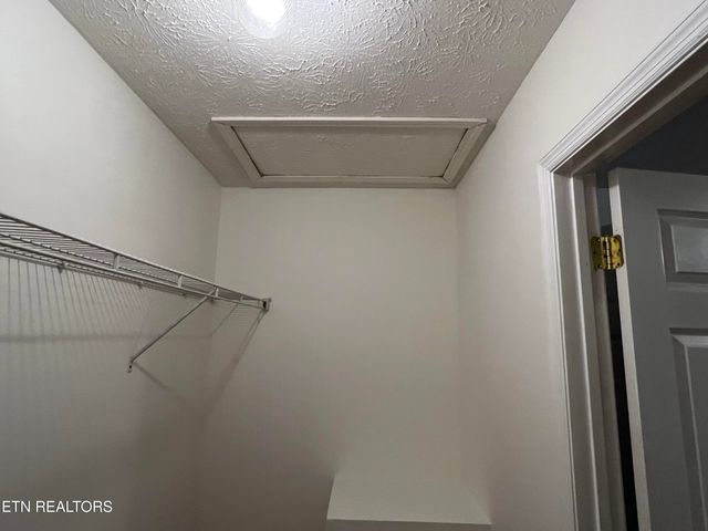 845 Quiet Oaks Way, Dandridge, TN 37725